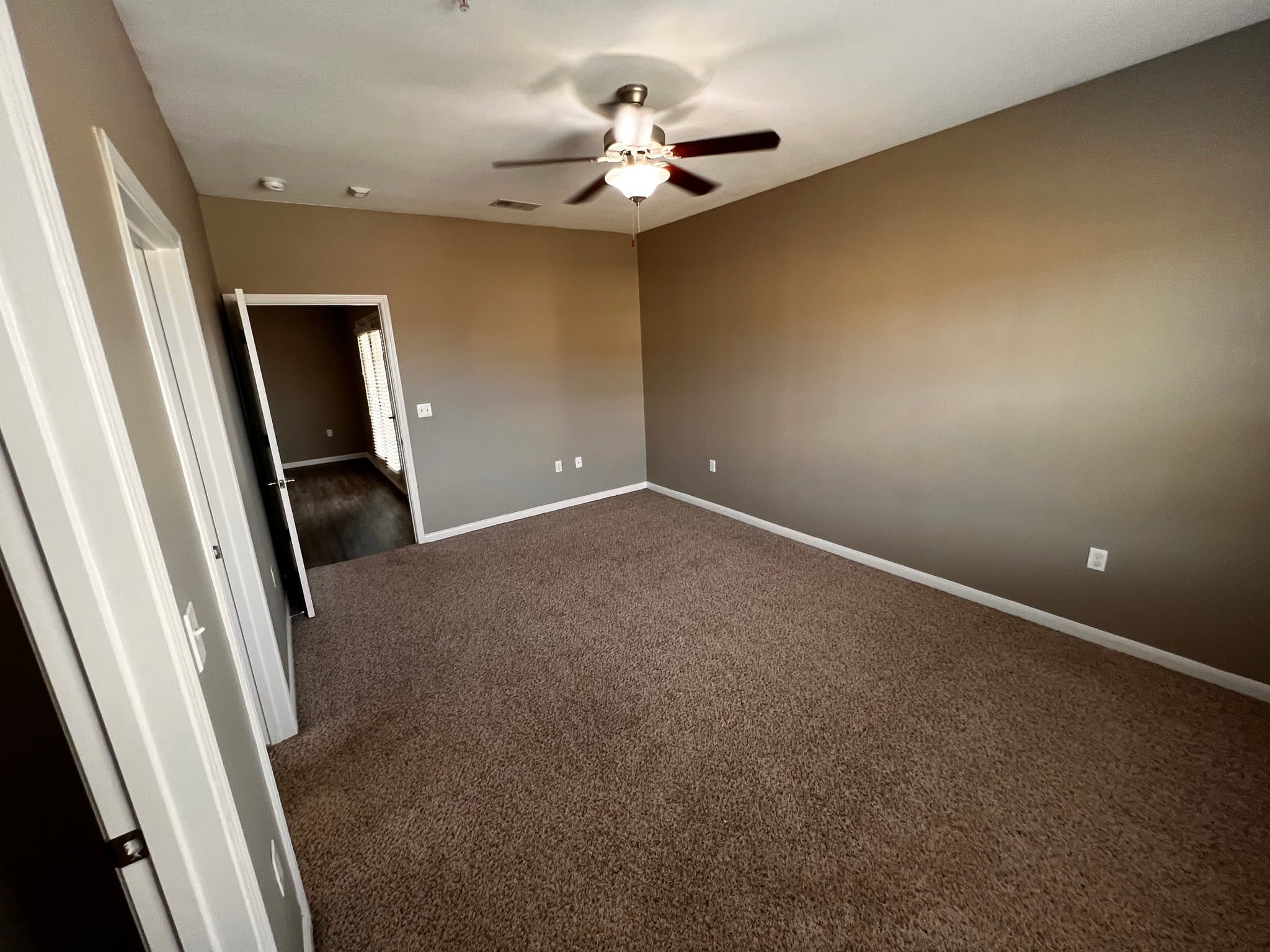 Aubrey Multiplex: 1031 FM2931