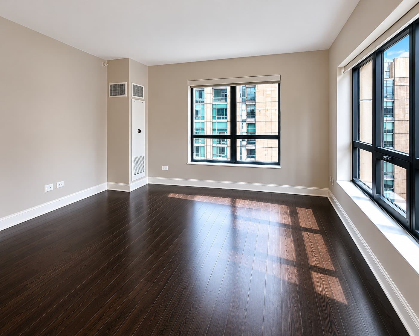 Chicago Condo: 61 W Hubbard