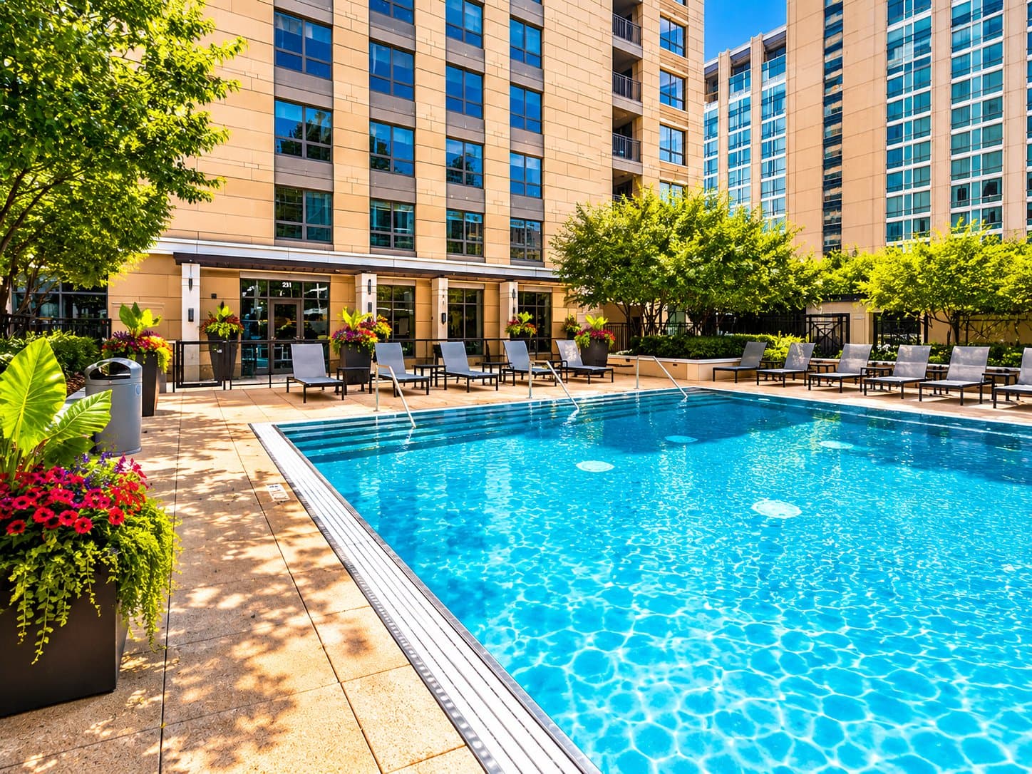 Chicago Condo: 61 W Hubbard