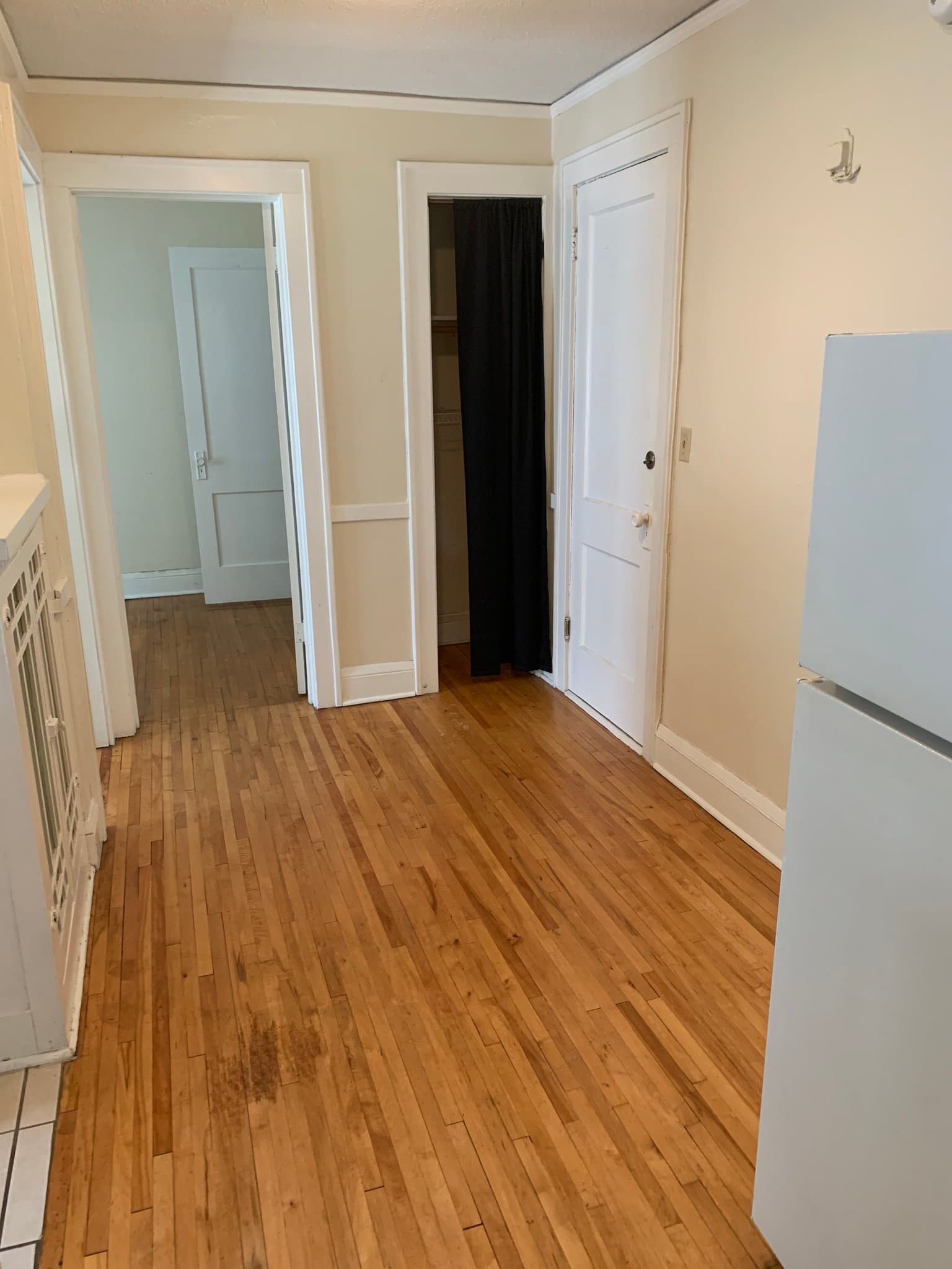 Saint Paul Apartment: 1720 ashland ave