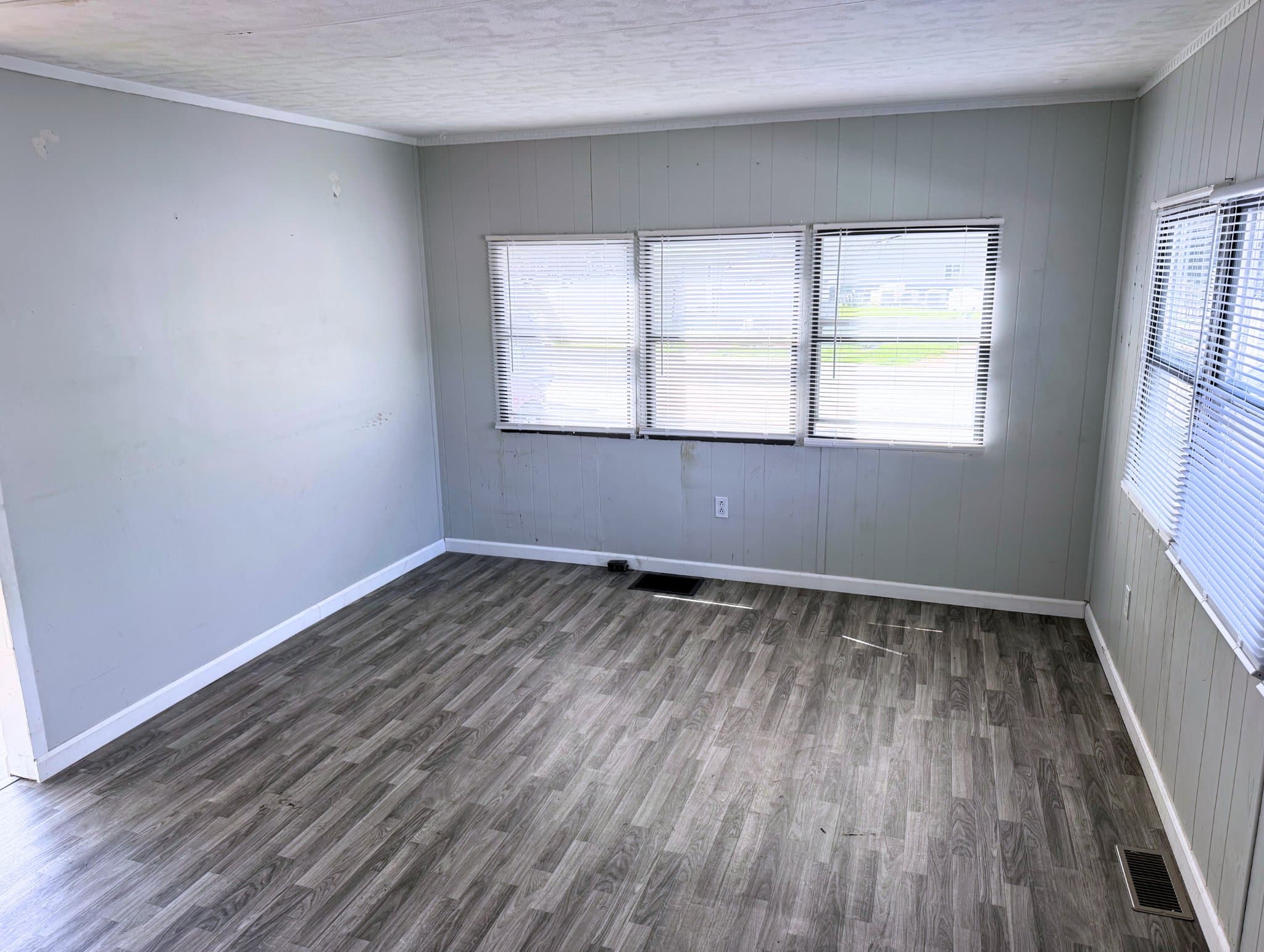 Hamilton House: 661 N 19th St,
