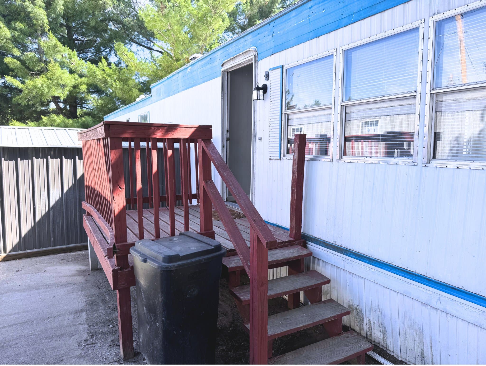 Hamilton House: 661 N 19th St,