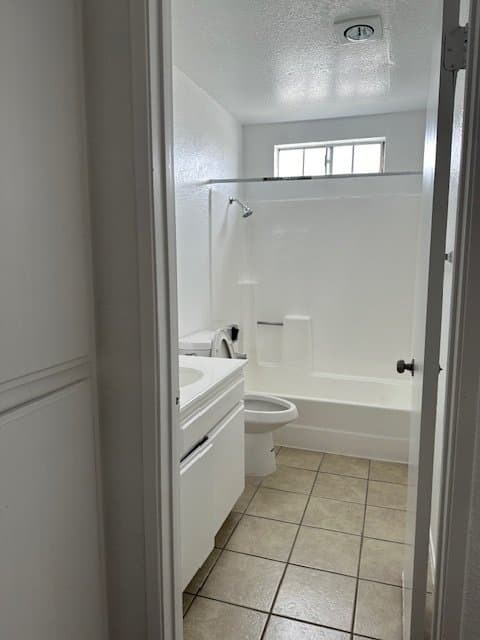 Palmdale Apartment: 38572 10th Place East