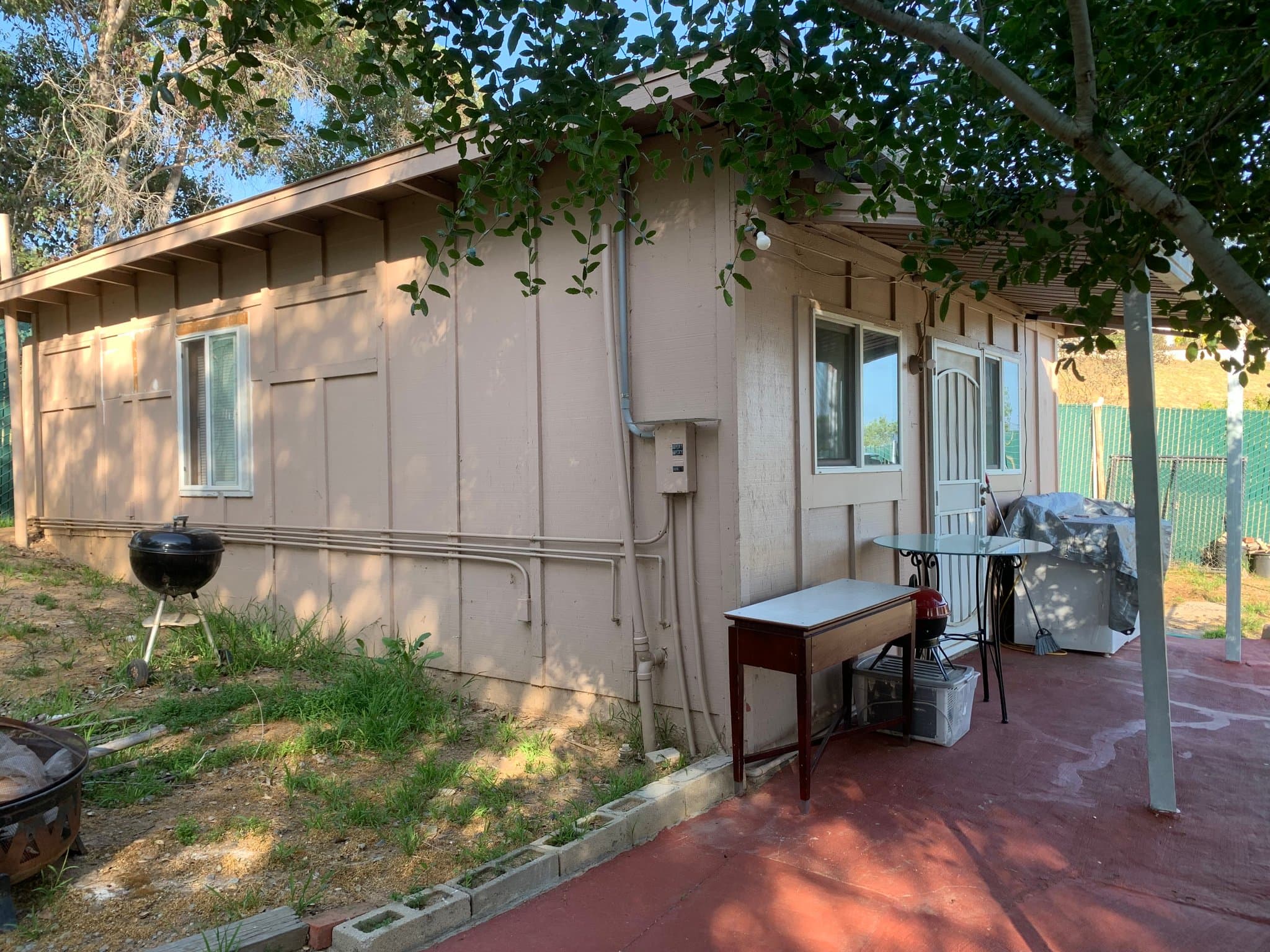 Fallbrook Single Room: 3708 Linda Vista Dr.