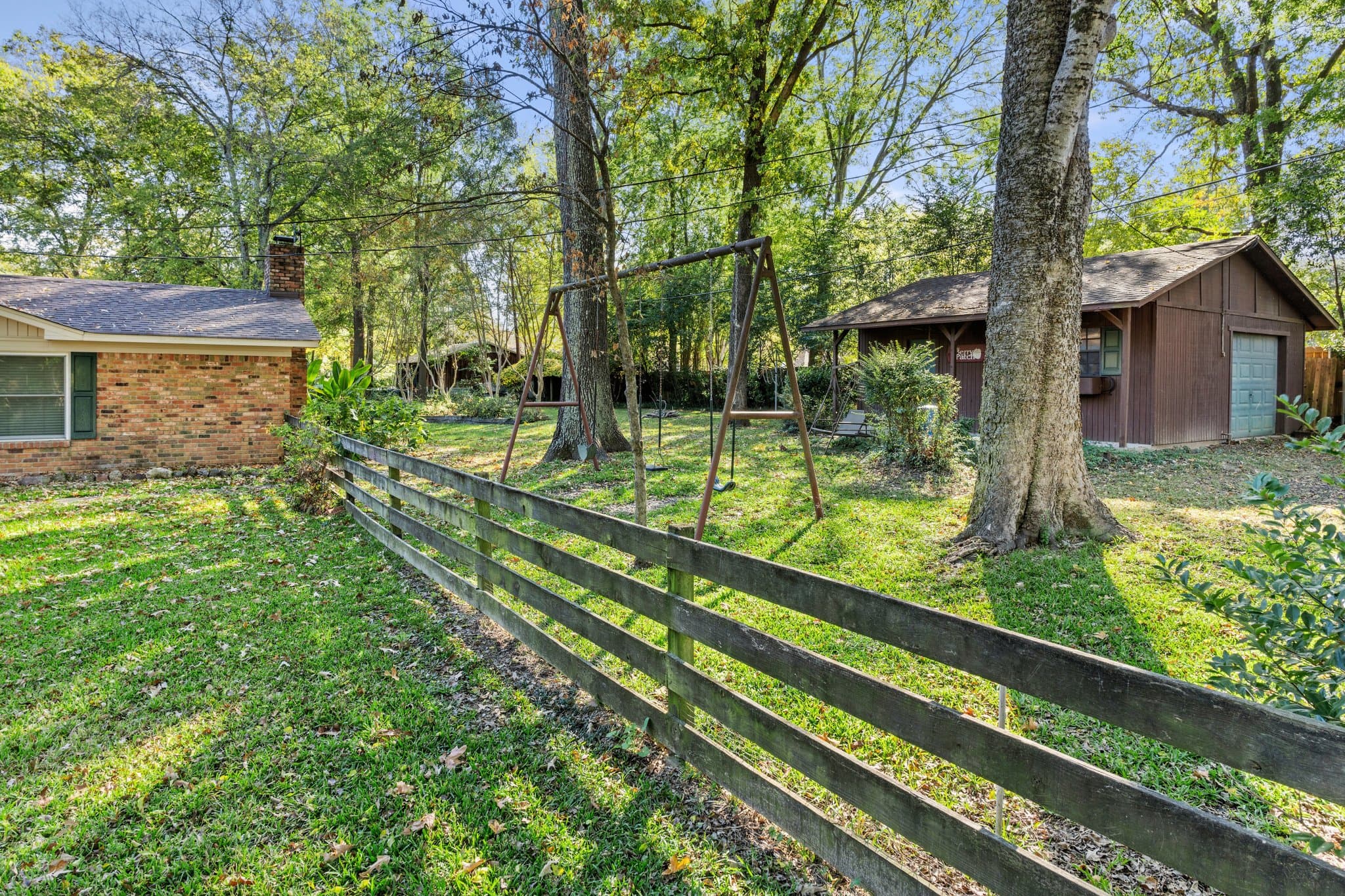 Longview House: 123 Hiett Ln