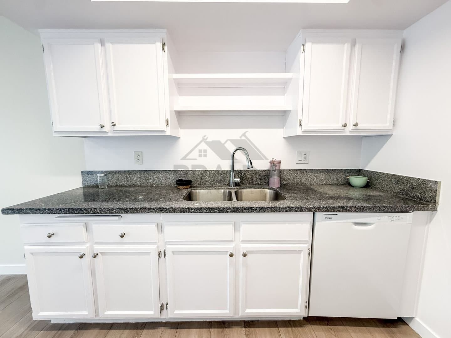 Sherman Oaks Apartment: 15000 Burbank Blvd