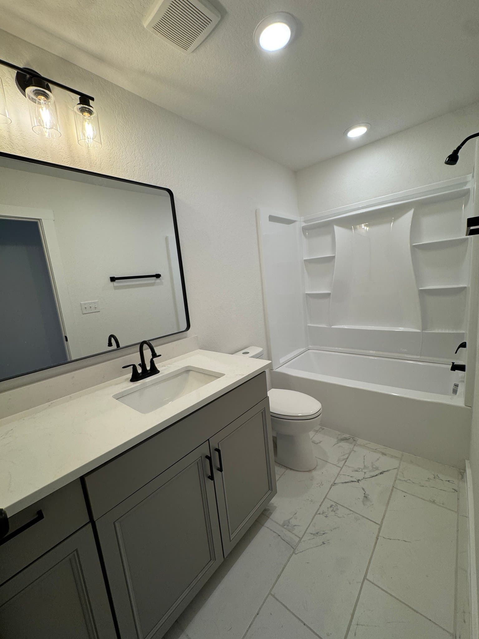 Three Rivers Multiplex: 2105 Vista Rosa