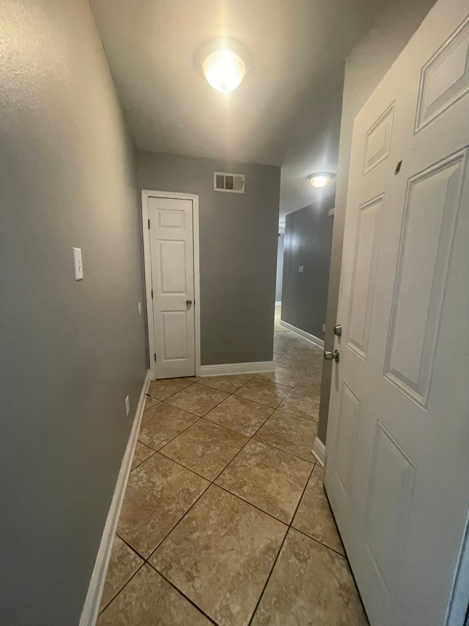 New Orleans Apartment: 1215 Josephine St