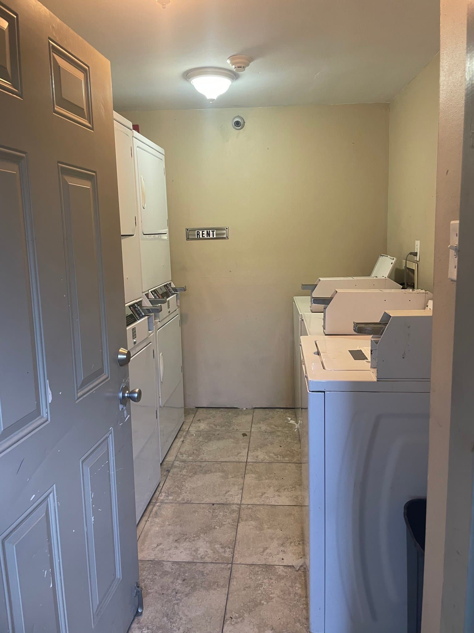 New Orleans Apartment: 2015 Coliseum
