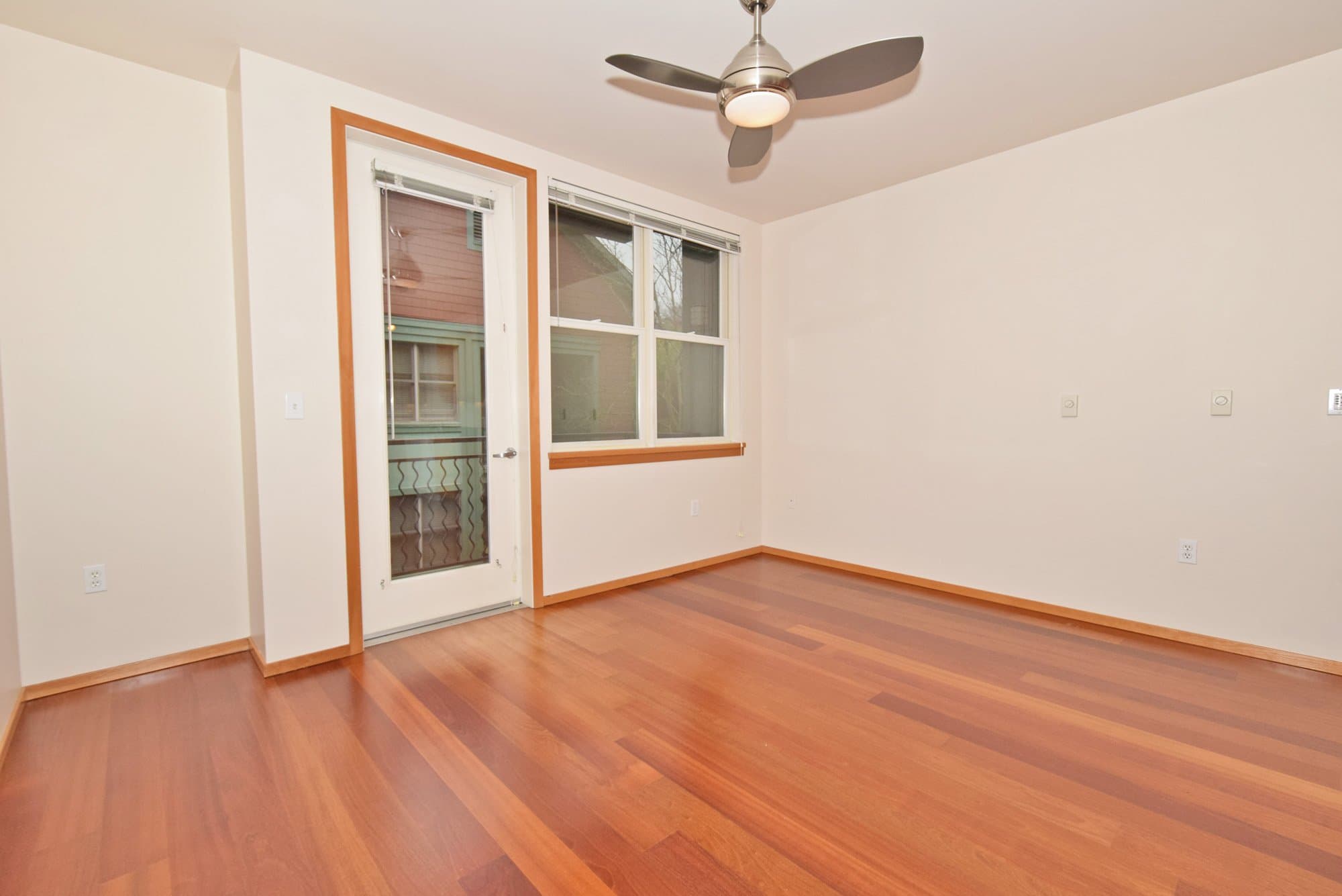 Portland Apartment: 3535 s Corbett Ave