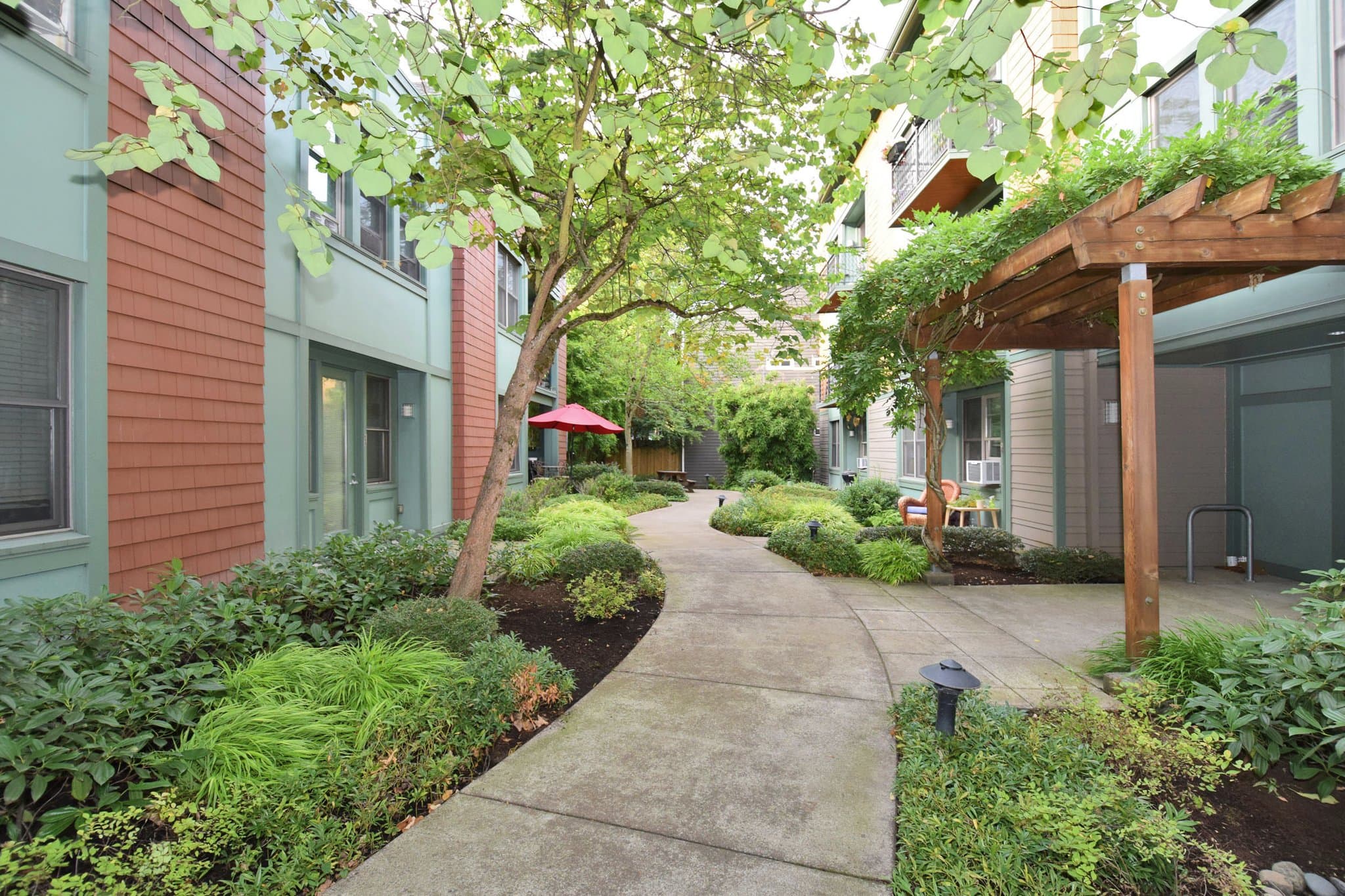 Portland Apartment: 3535 s Corbett Ave
