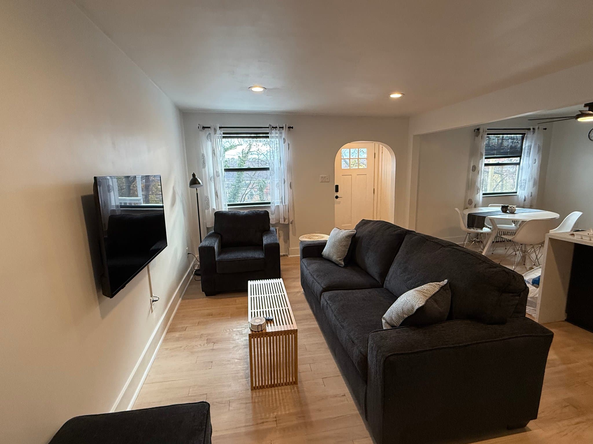 Pittsburgh House: 307 Highland Ter