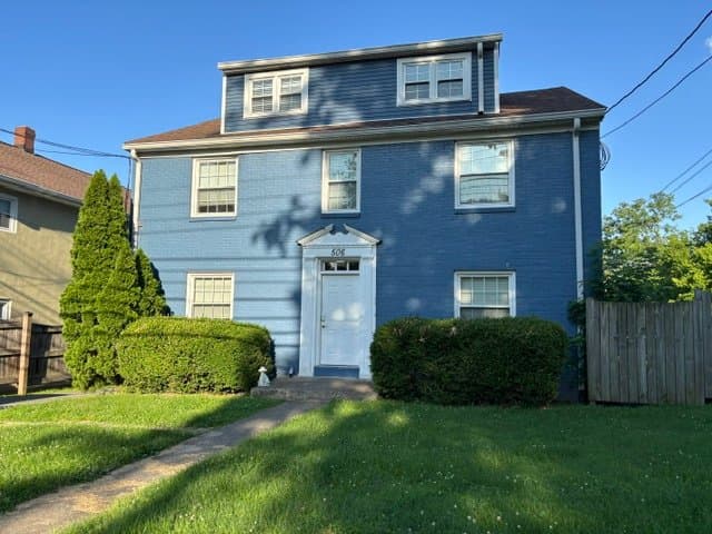 Glasgow Apartment: 506 North Race St
