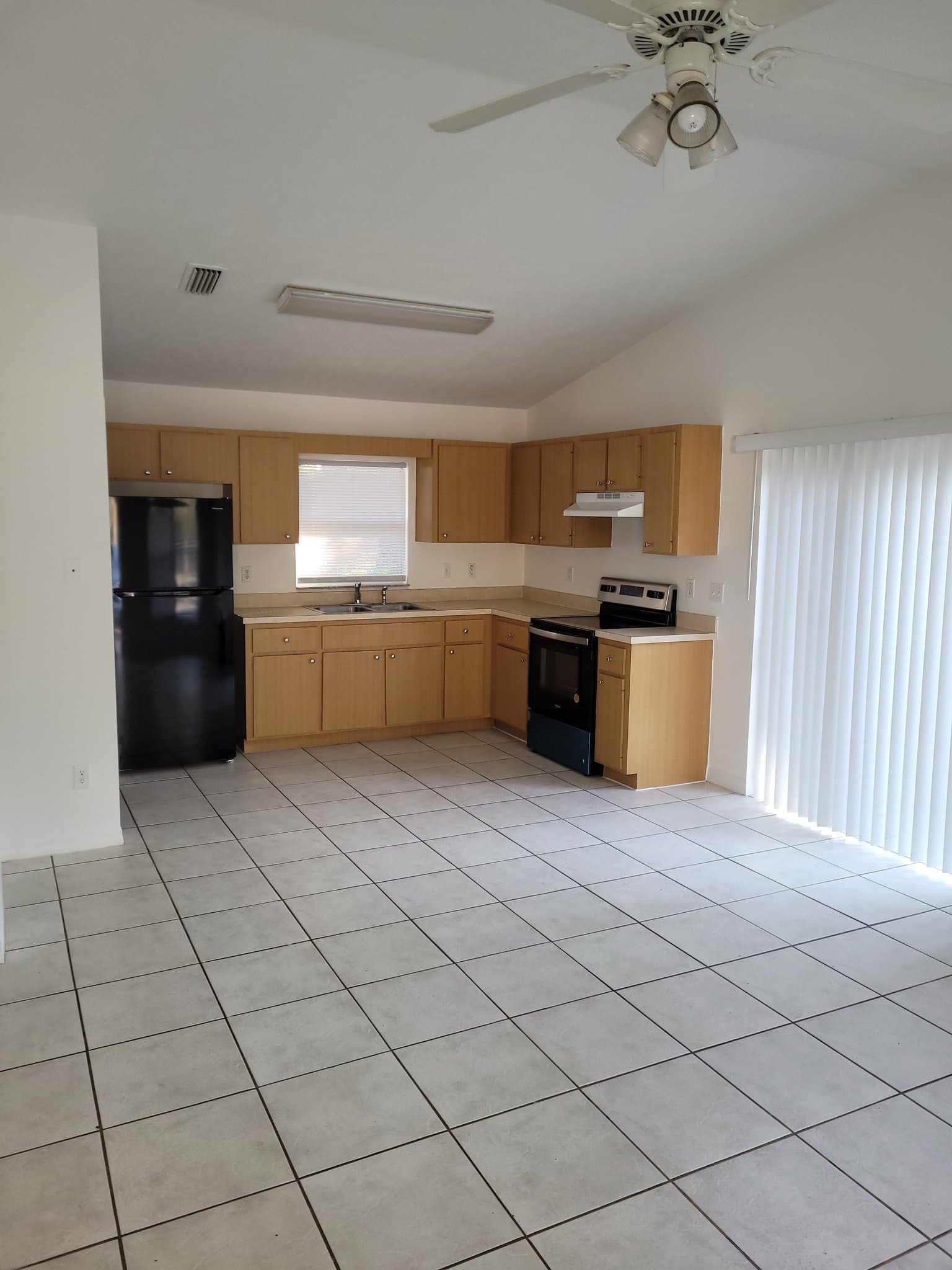 Ocala Apartment: 706 NE 27th St