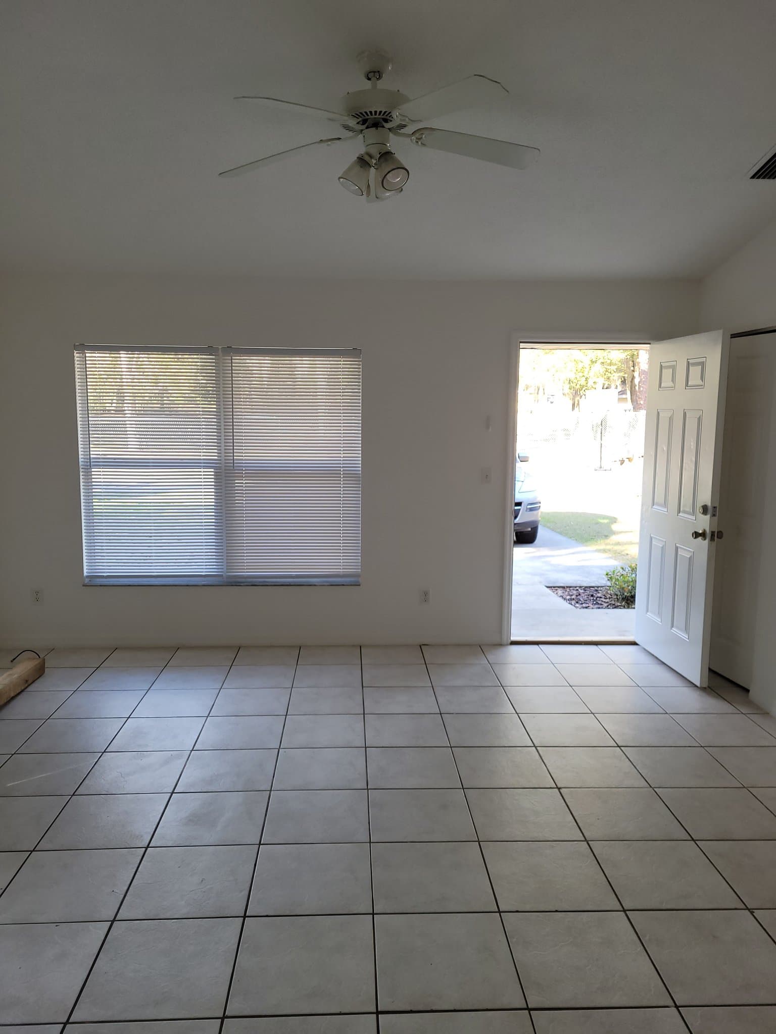 Ocala Apartment: 706 NE 27th St