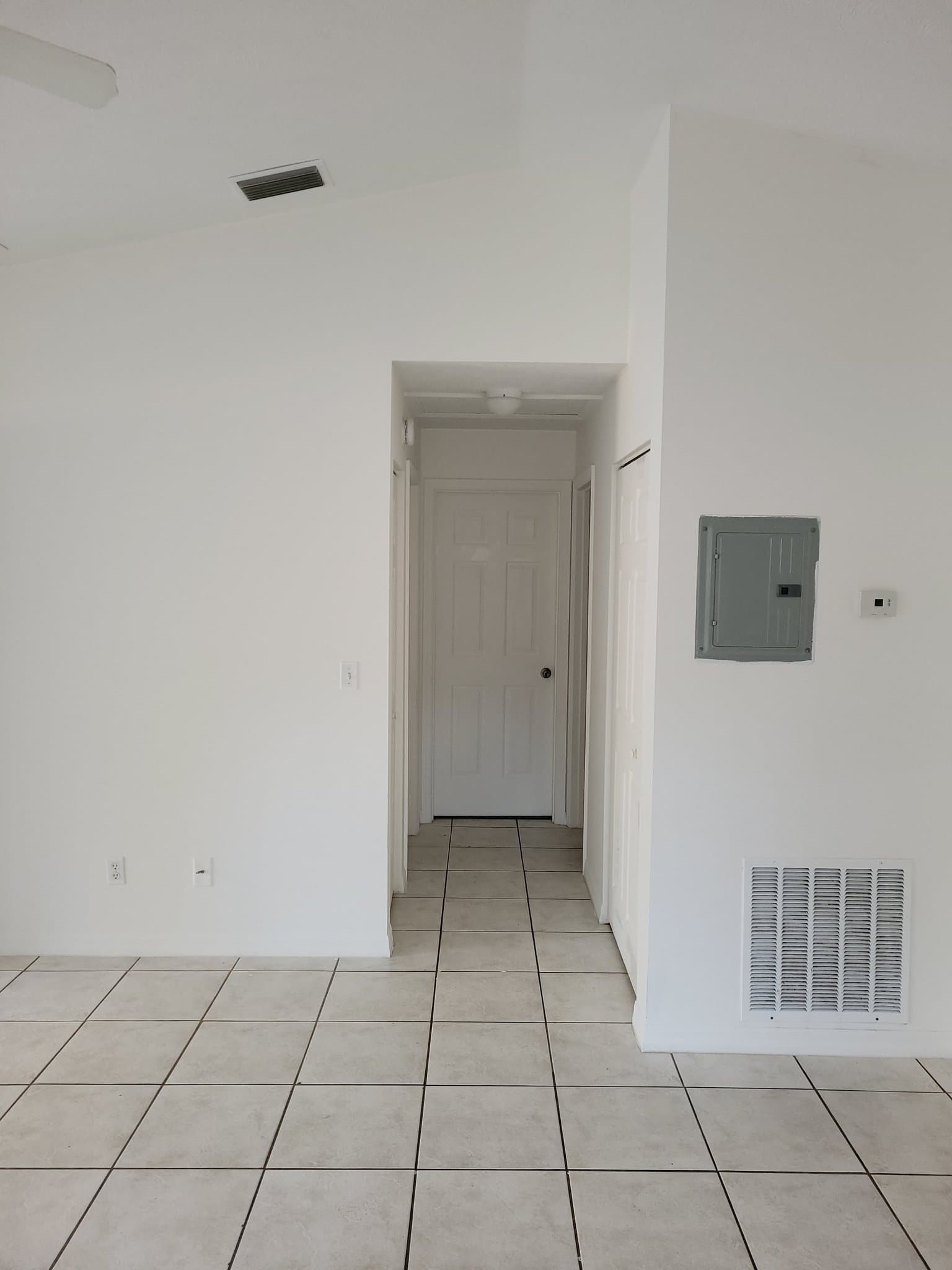 Ocala Apartment: 706 NE 27th St