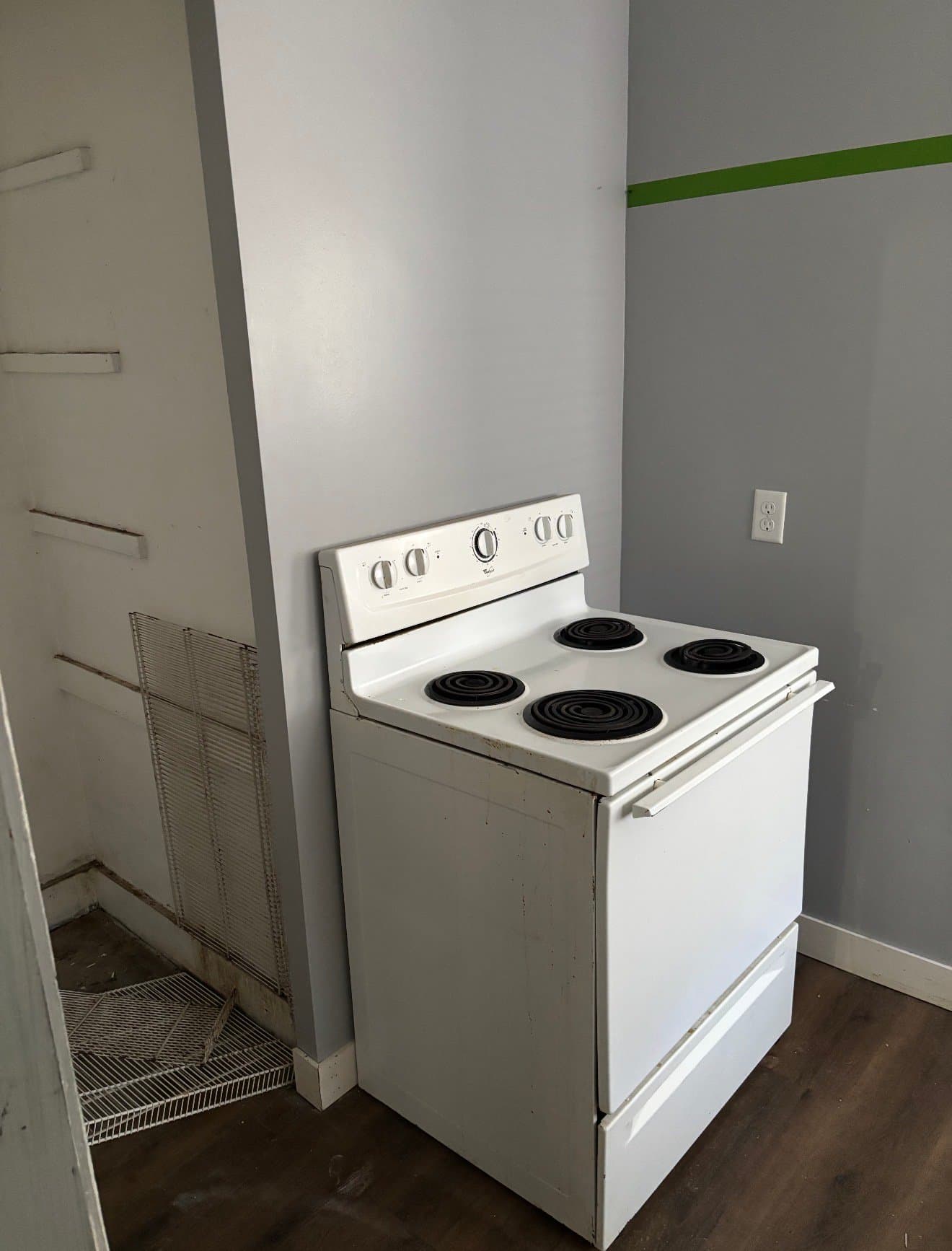 DEC House: 1365 E Walnut St