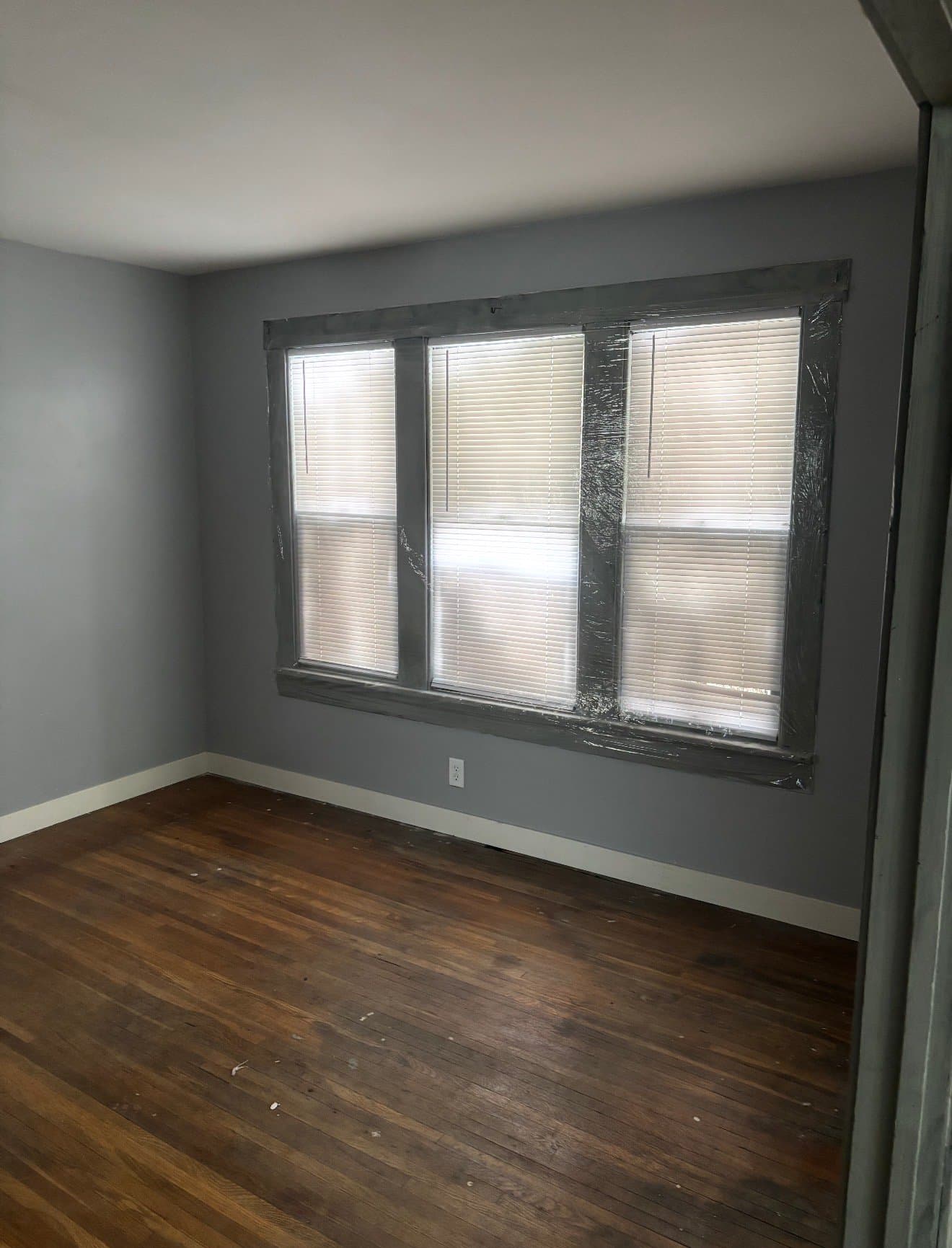 DEC House: 1365 E Walnut St