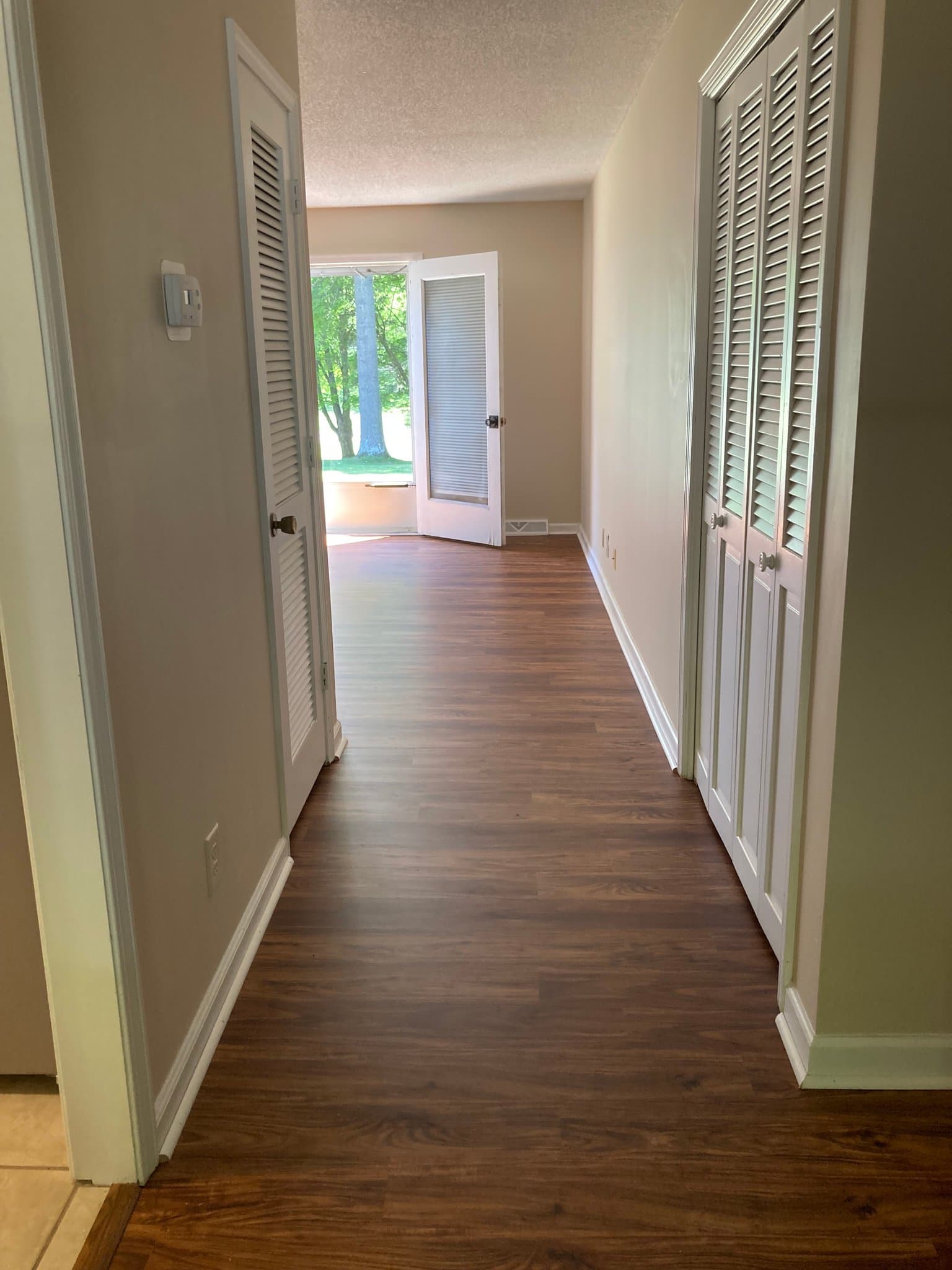 Johnson City House: 611 East Montcastle Drive