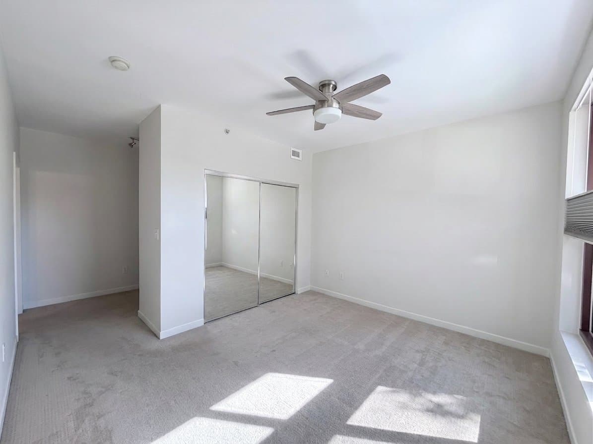 San Diego Condo: 1150 J St