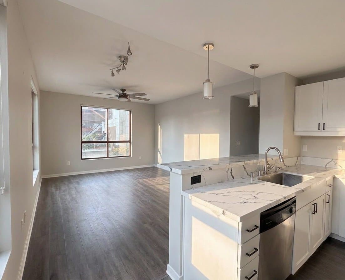 San Diego Condo: 1150 J St