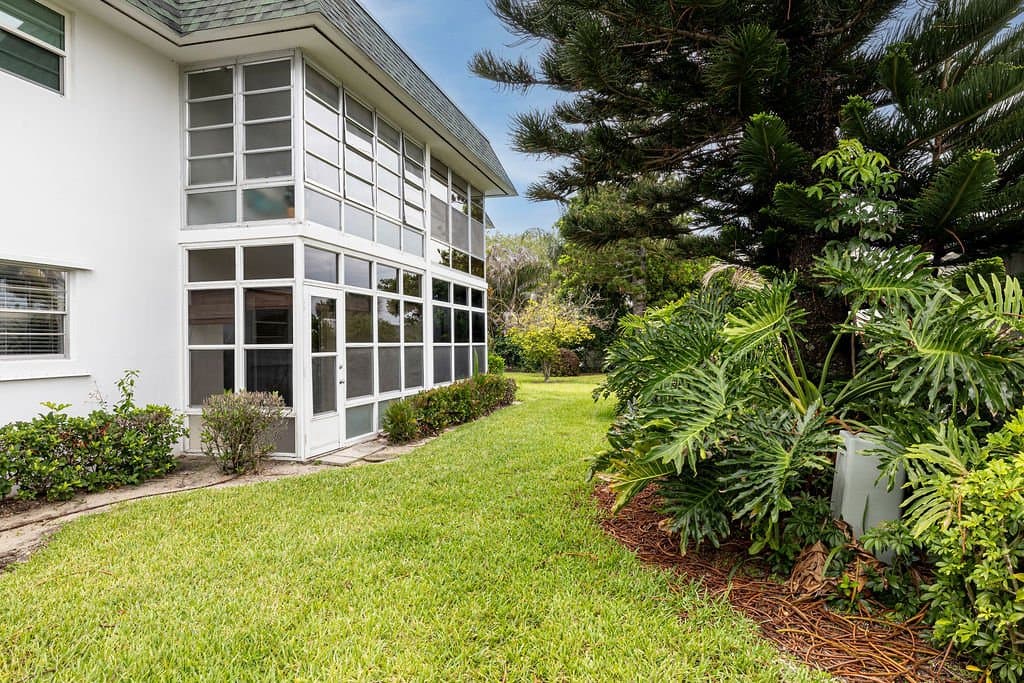 Vero Beach Condo: 2800 Indian River Blvd