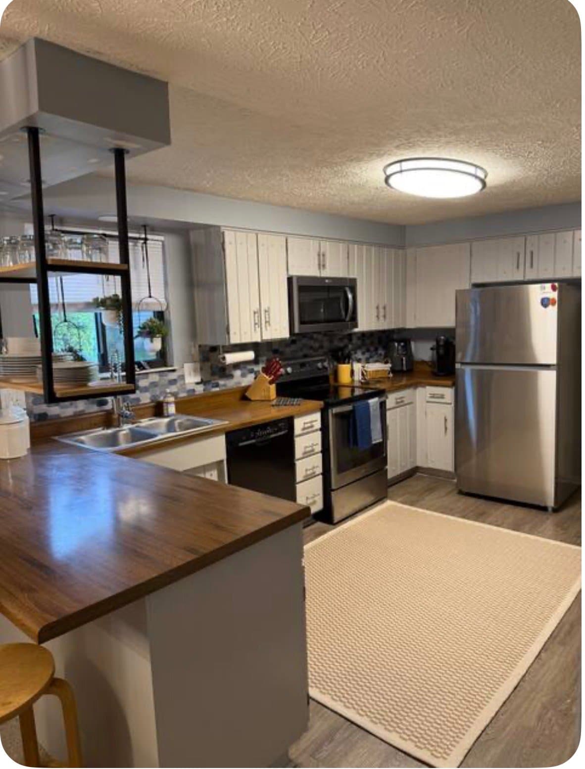 Indianapolis Single Room: 8056 Pebble Creek Cr