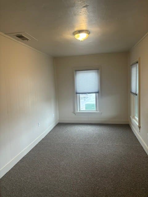 Verona Apartment: 302 S Main St.
