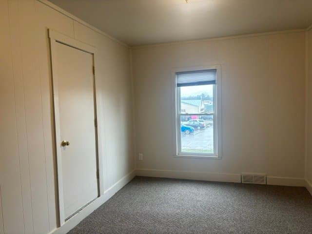 Verona Apartment: 302 S Main St.