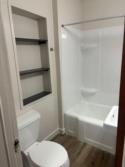 Verona Apartment: 302 S Main St.