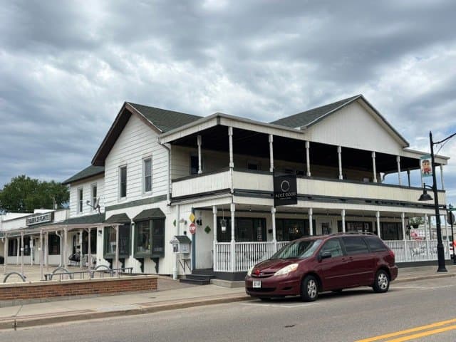 Verona Apartment: 302 S Main St.