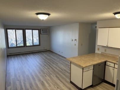 ST CLOUD Apartment: 1311 6th Ave S