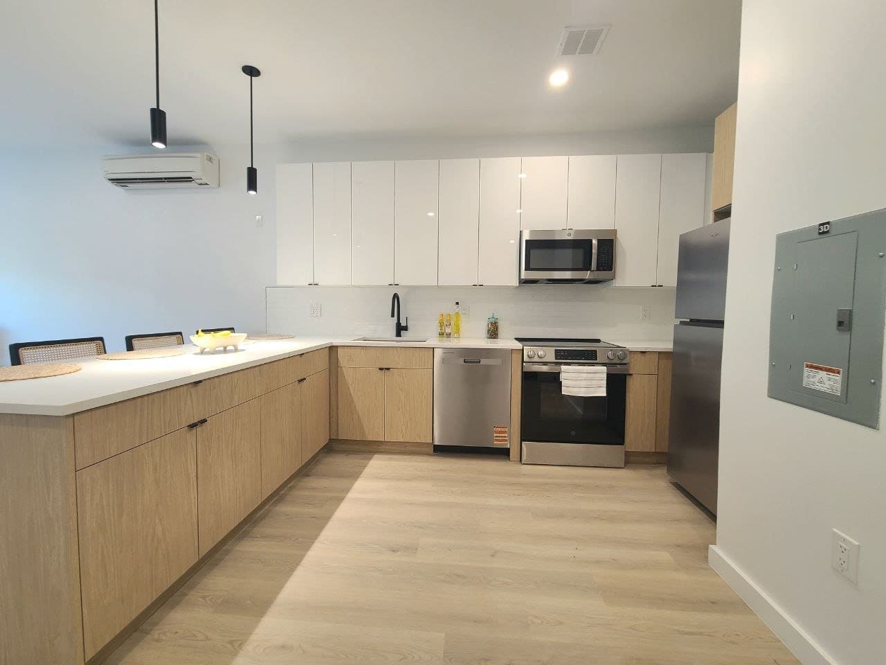 orange Apartment: 448 scotland rd