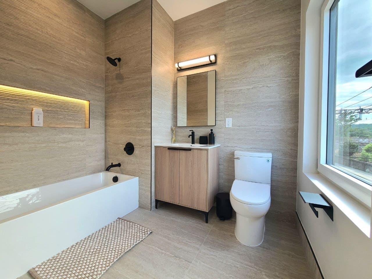 orange Apartment: 448 scotland rd