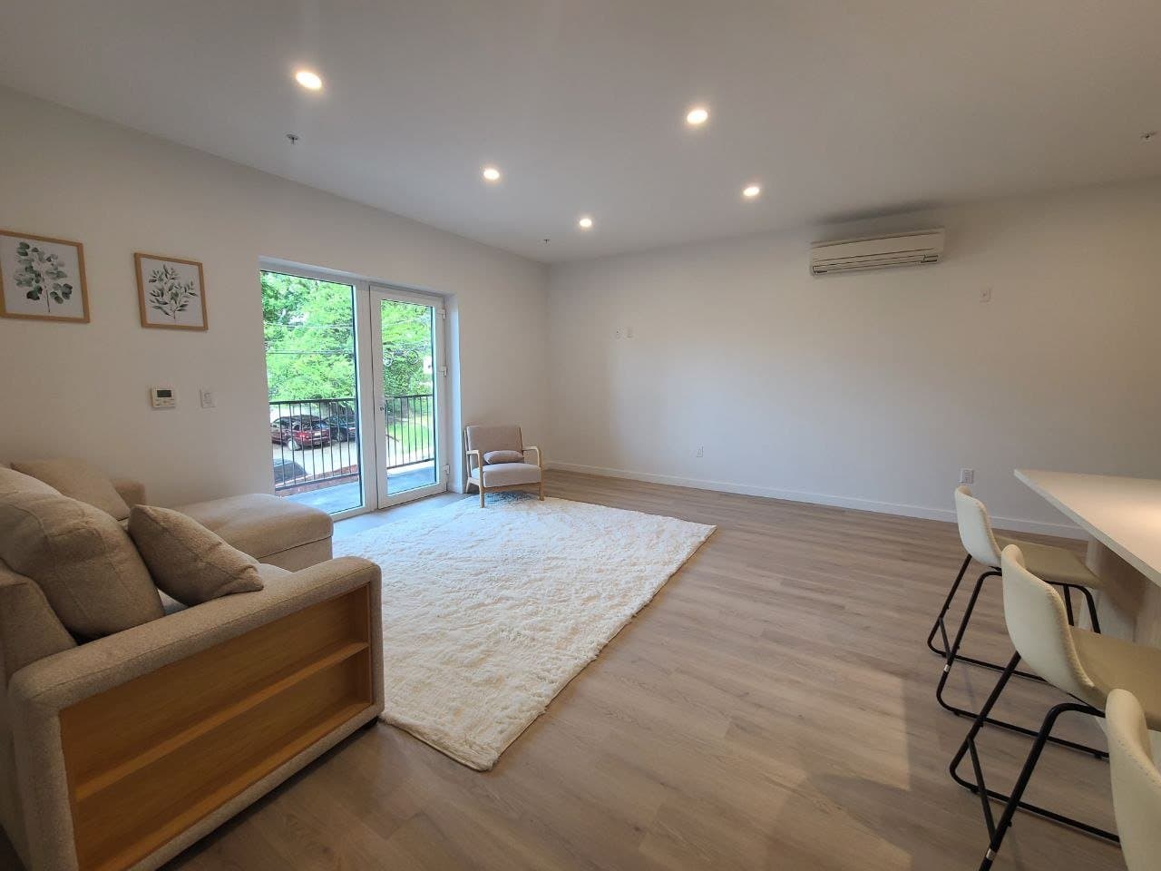 orange Apartment: 448 scotland rd