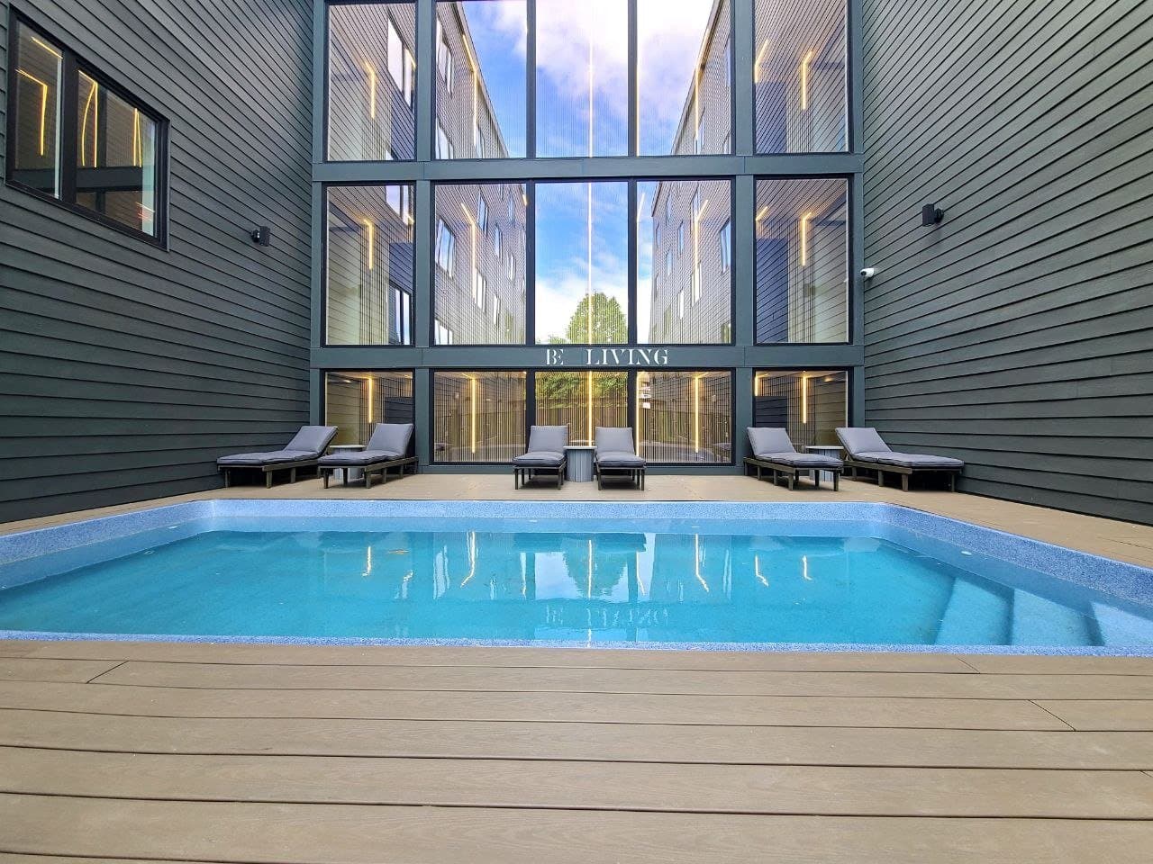 orange Apartment: 448 scotland rd