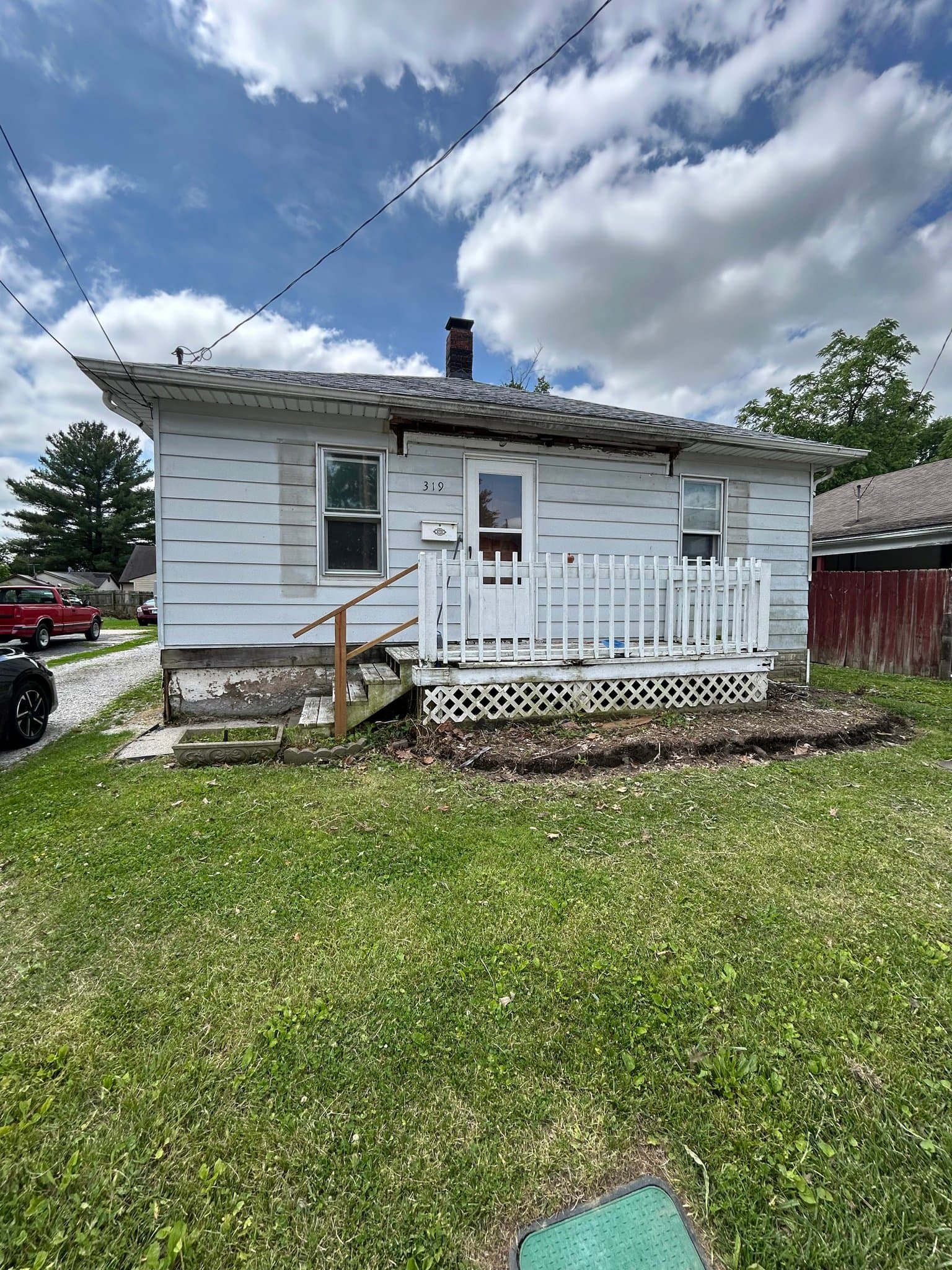 Bethalto House: 319 W Corbin St