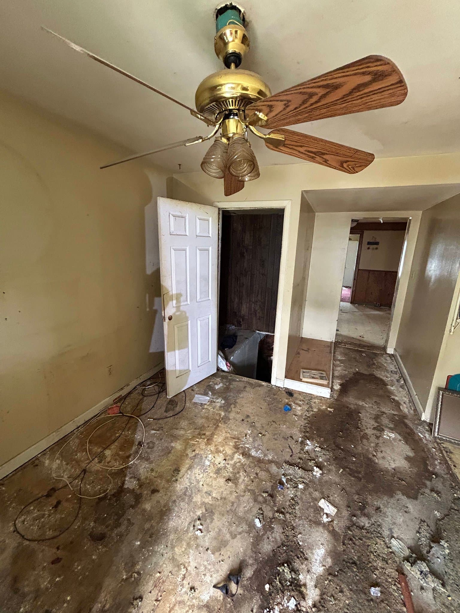 Bethalto House: 319 W Corbin St