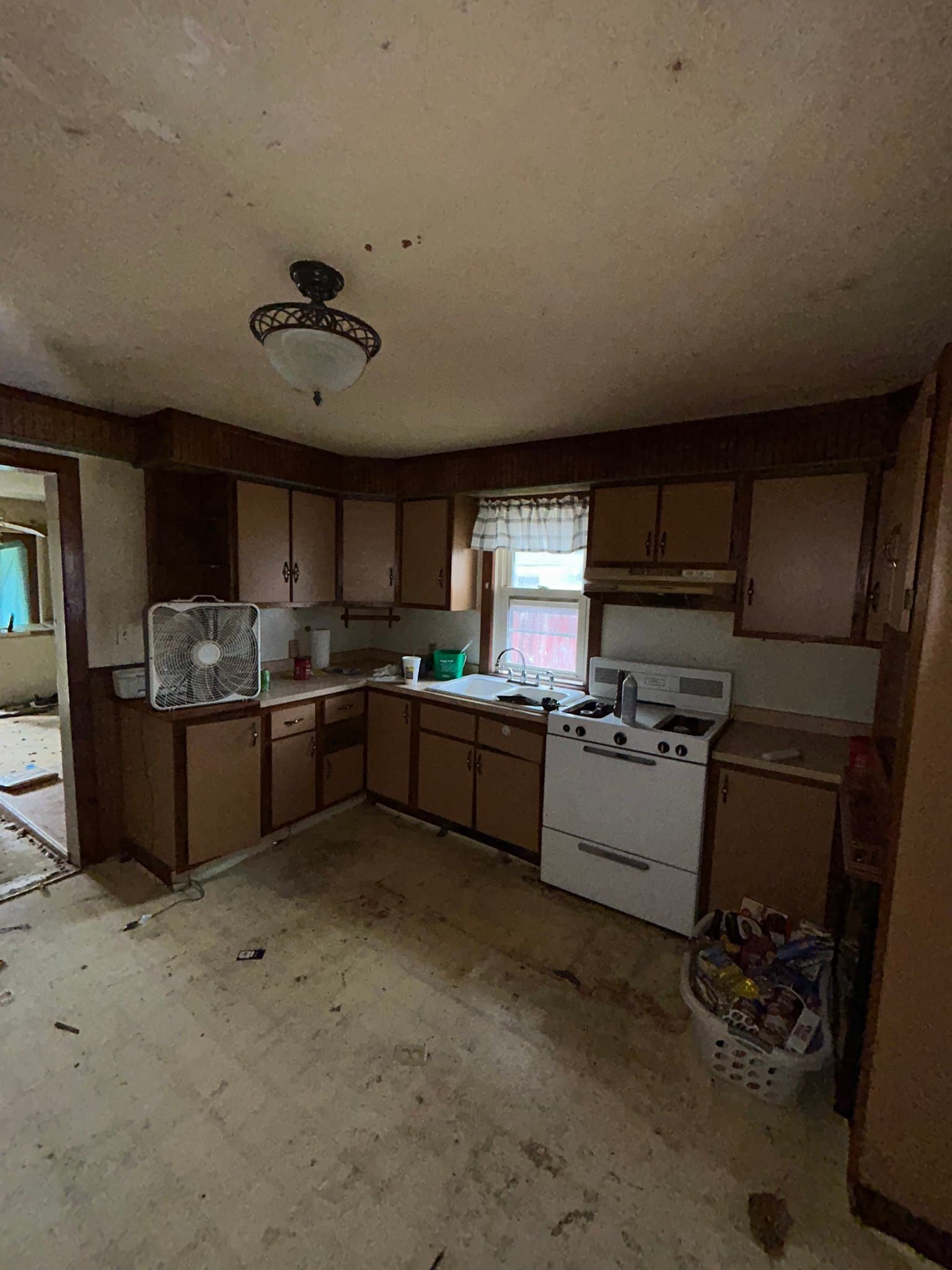 Bethalto House: 319 W Corbin St