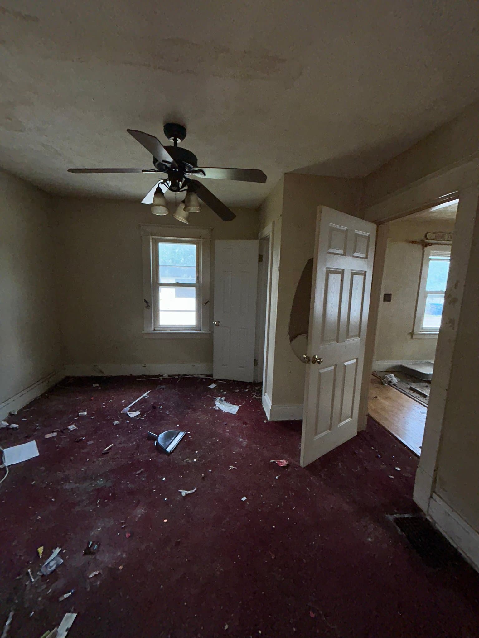 Bethalto House: 319 W Corbin St
