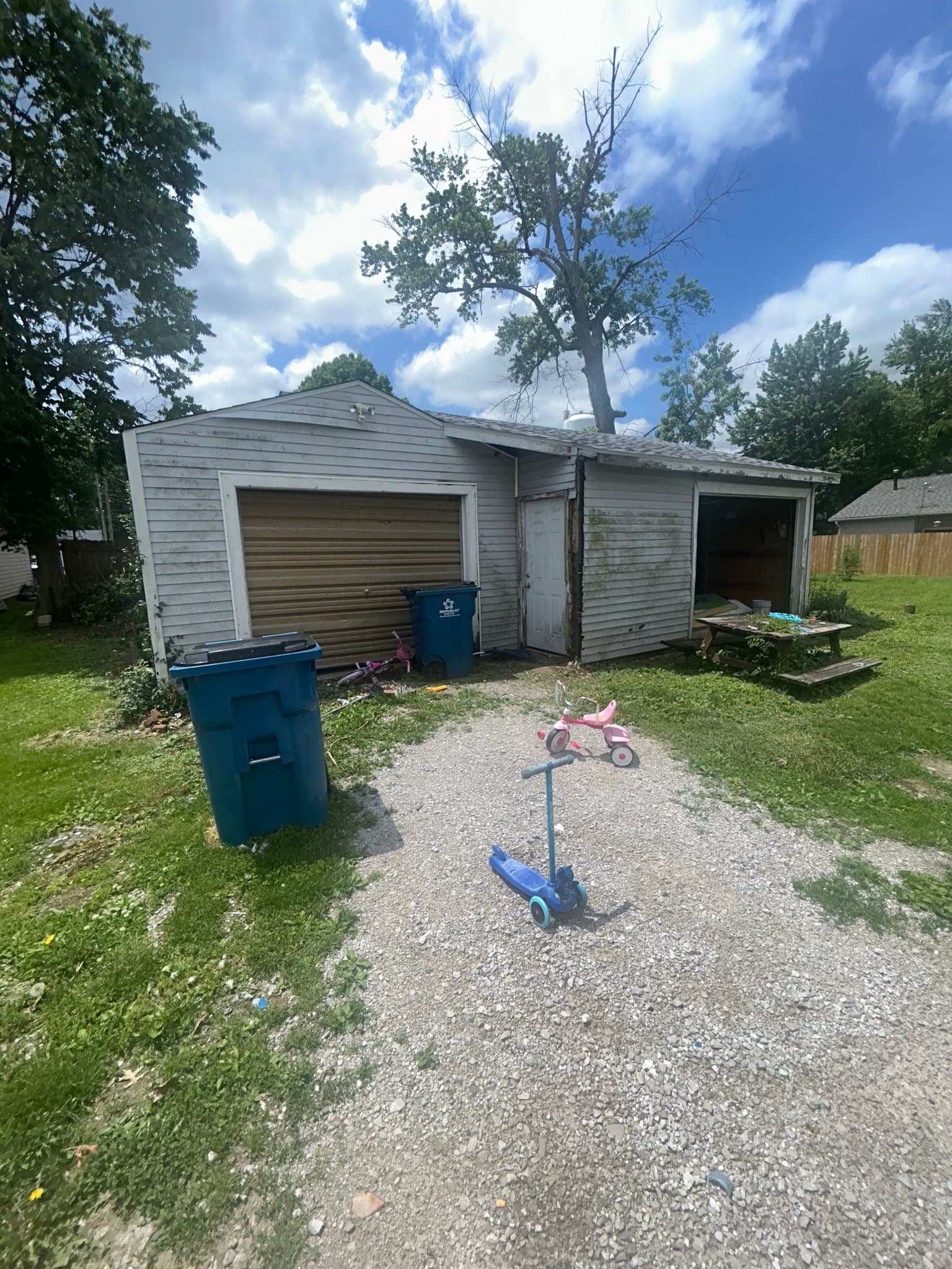 Bethalto House: 319 W Corbin St