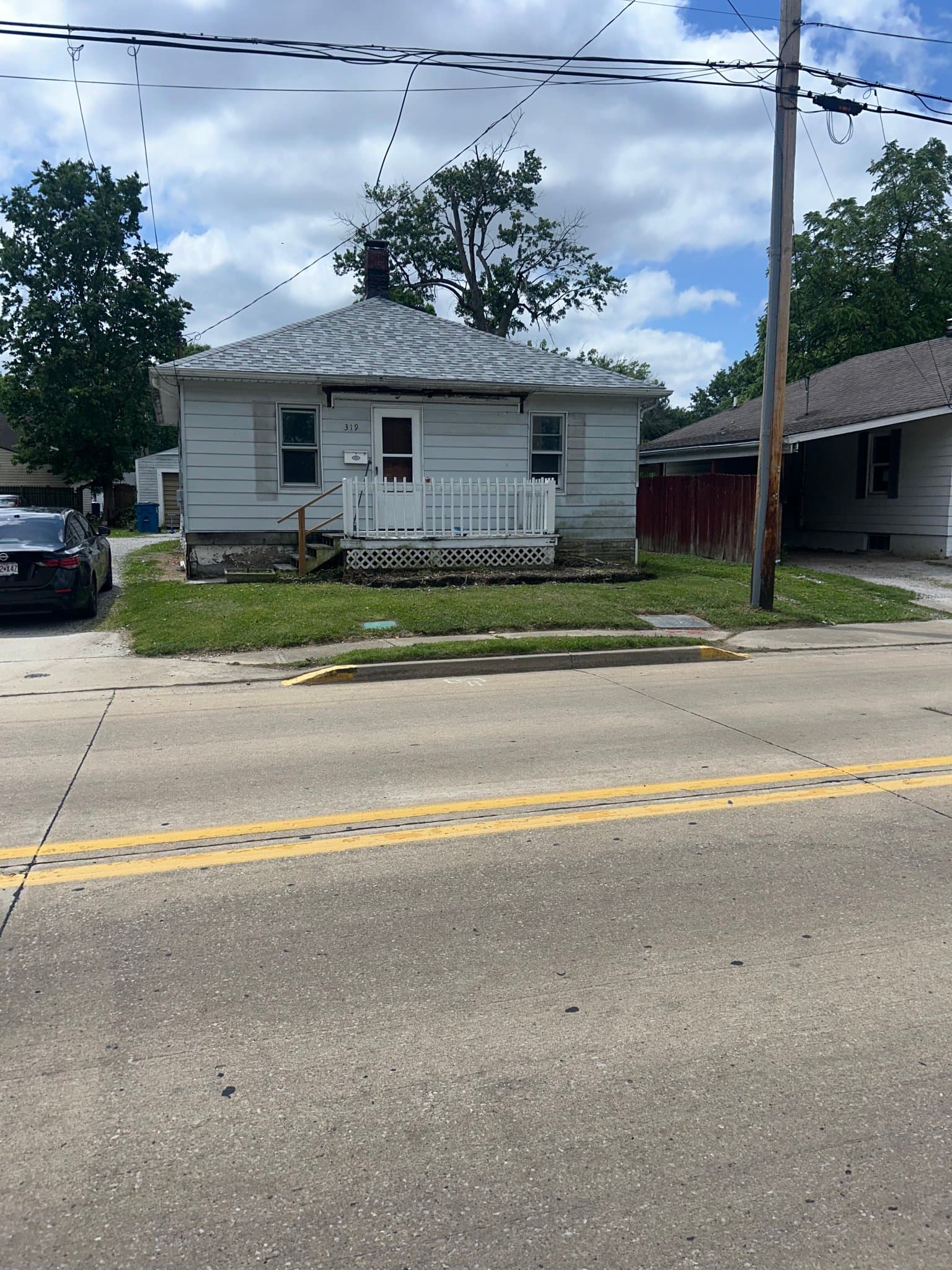 Bethalto House: 319 W Corbin St