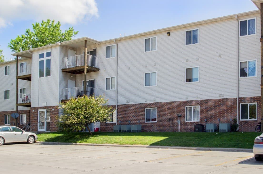Council Bluffs Apartment: The heights, 649 Parkwild Dr