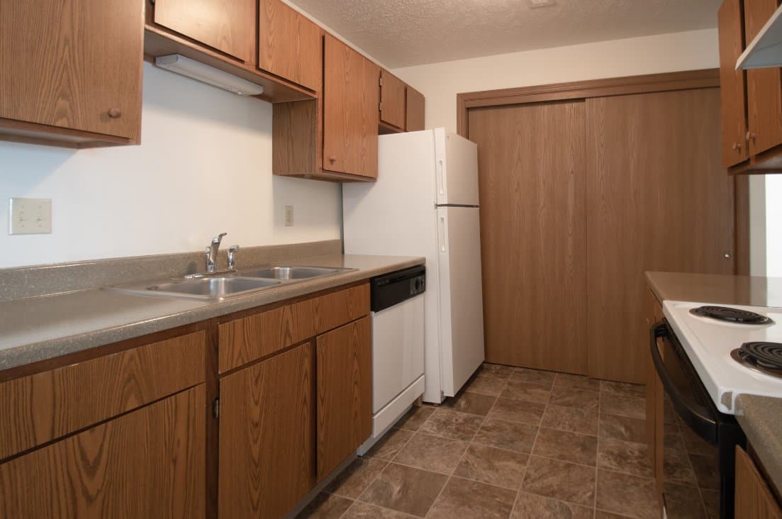 Council Bluffs Apartment: The heights, 649 Parkwild Dr