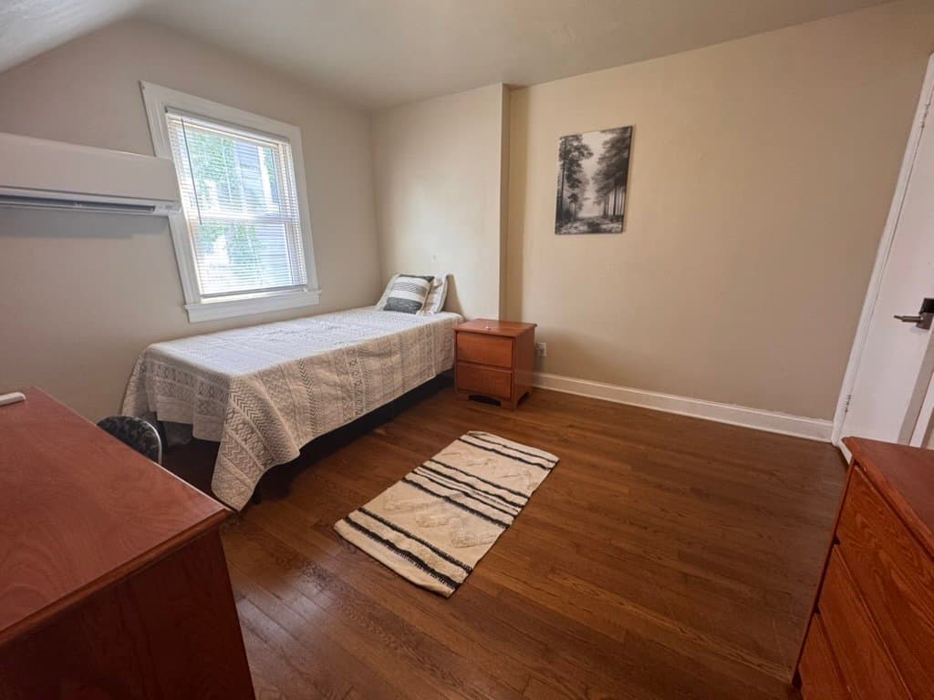Newport News Apartment: 5215 Huntington Ave