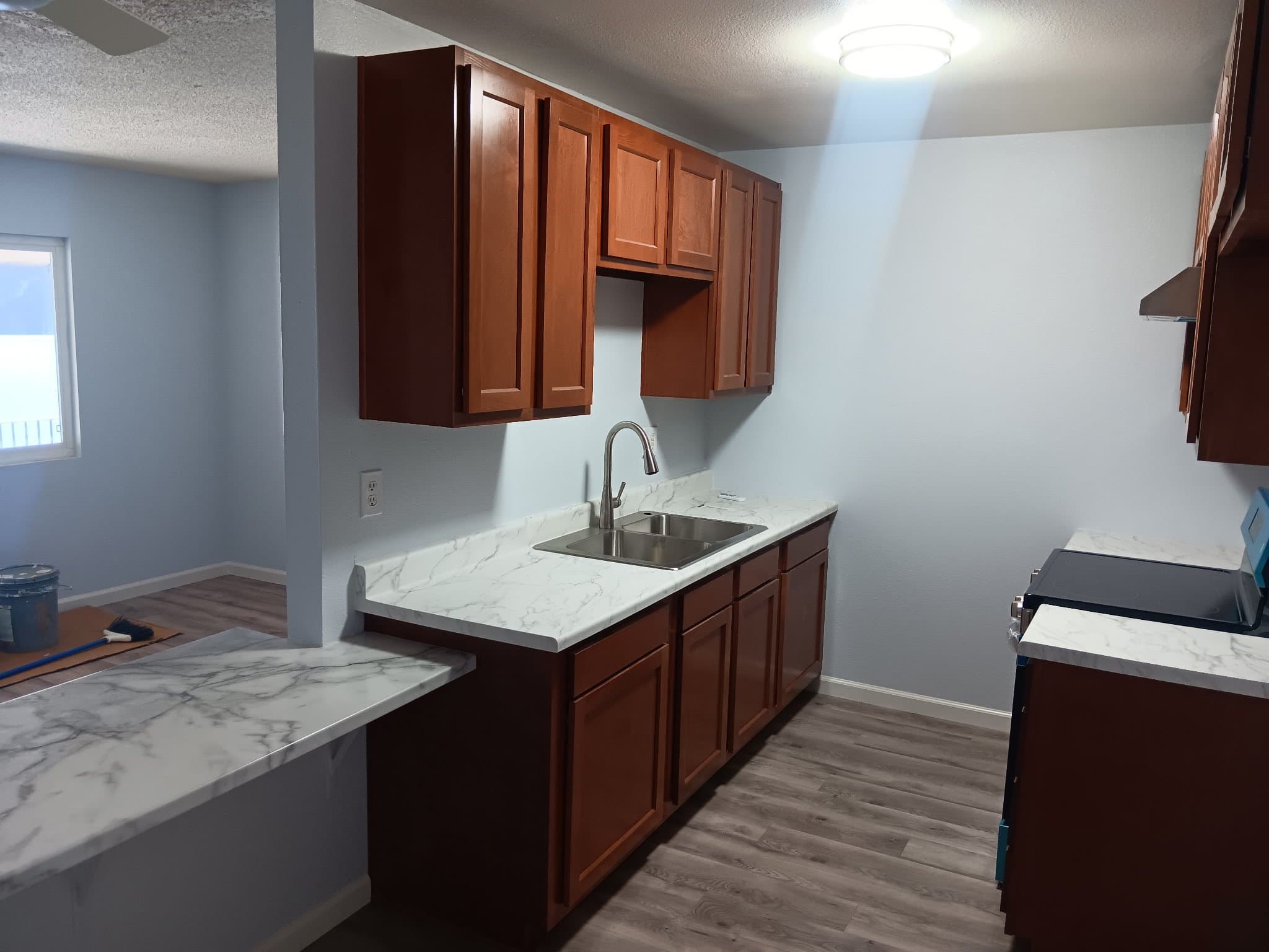 Long Beach Apartment: 1585 Pacific Ave
