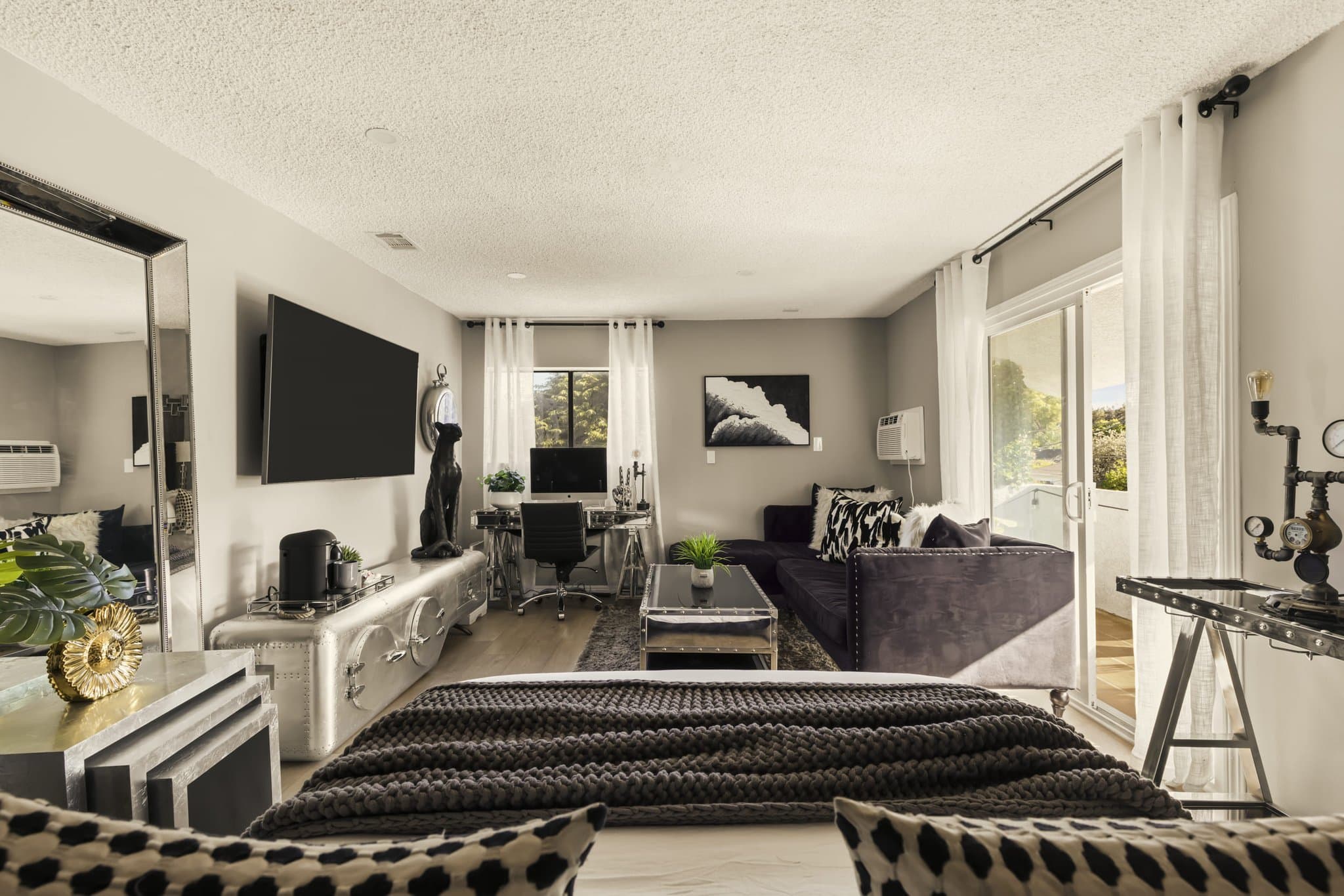 Reseda Apartment: 7355 Garden Grove Ave
