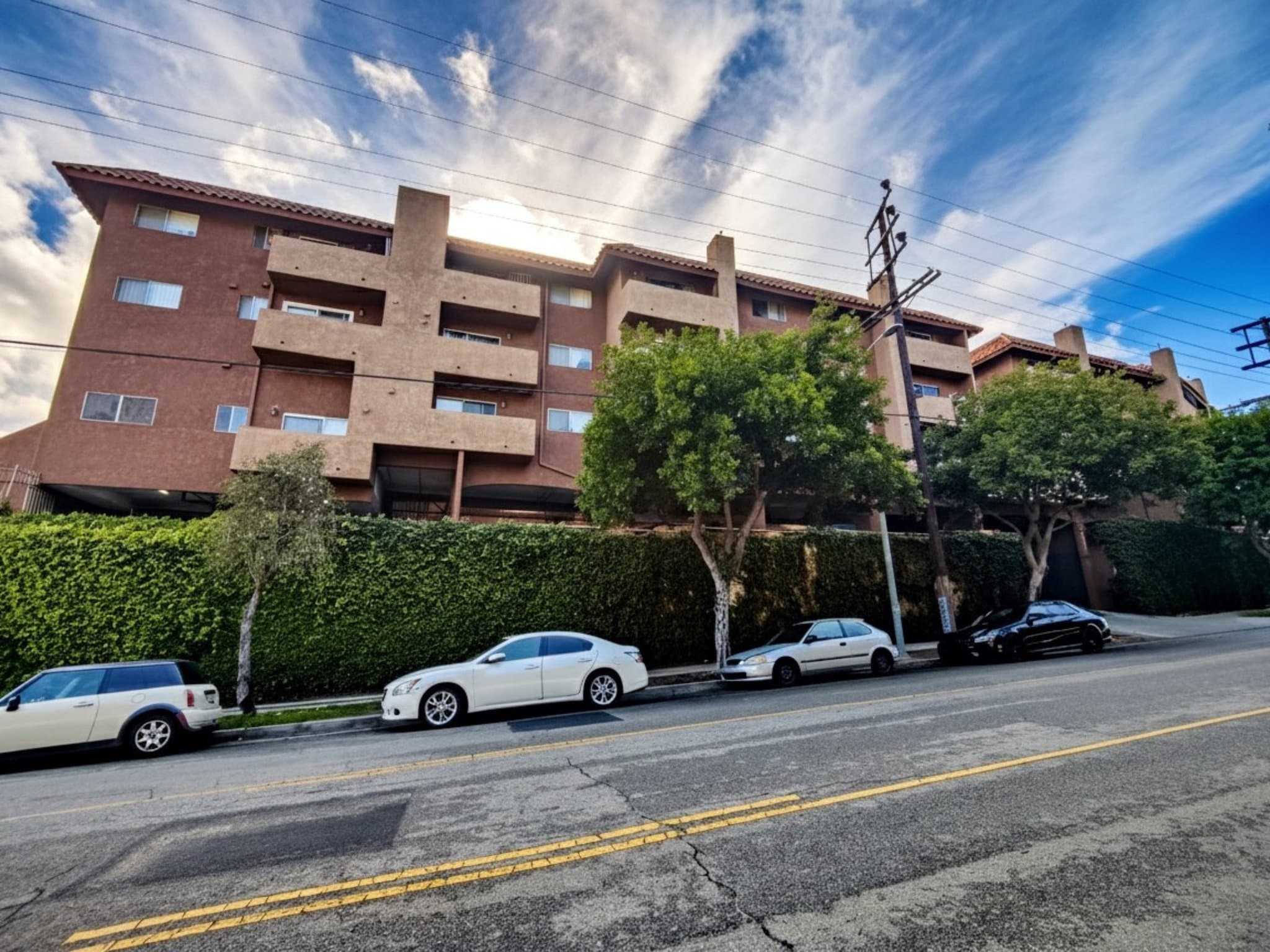 Los Angeles Apartment: 4688 S Huntington Dr
