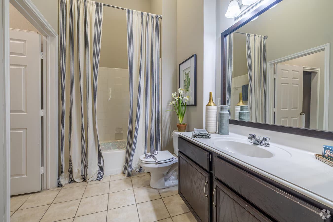 Farmers Branch Apartment: 4000 Sigma Rd