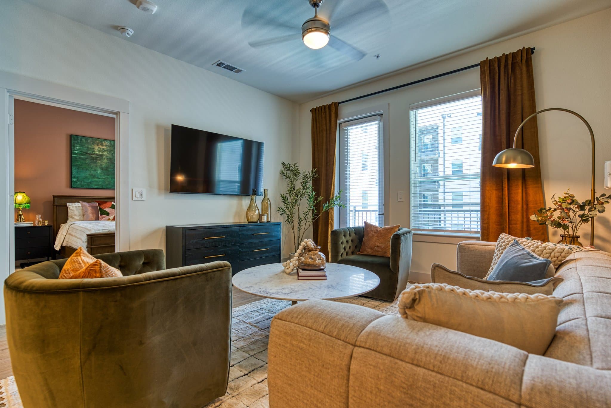 Dallas Apartment: 5088 Ross Ave